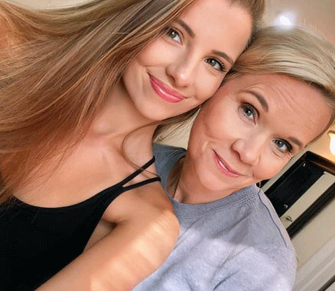 Sophie Scott with her mother 
